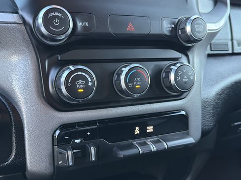 Used 2024 RAM 2500 Big Horn w/ Bed Utility Group image 31