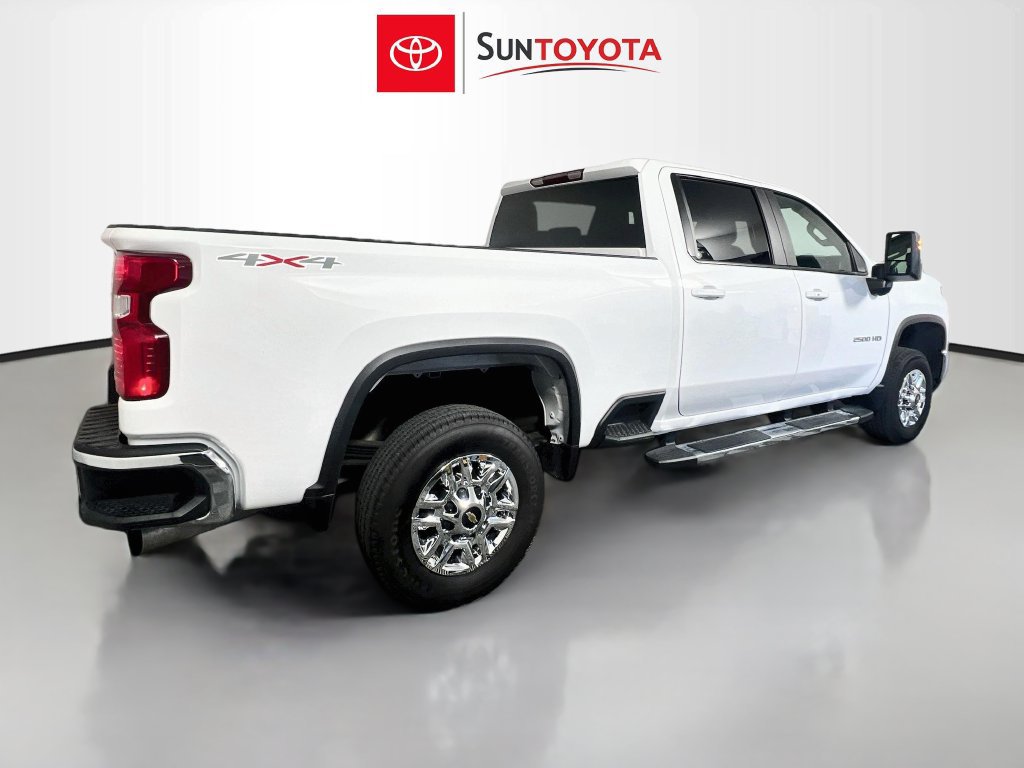 Used 2025 Chevrolet Silverado 2500 LT w/ Convenience Package AWD/4WD image 3