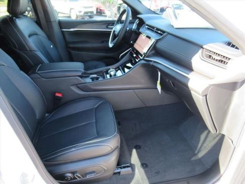New 2026 Jeep Grand Cherokee Limited AWD/4WD image 10