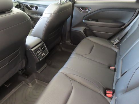 Used 2025 Subaru Forester Limited image 25