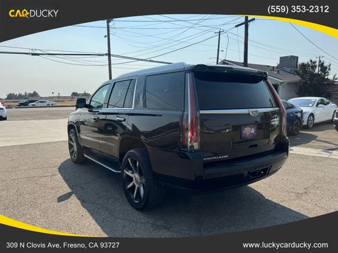 Used 2015 Cadillac Escalade Luxury image 7