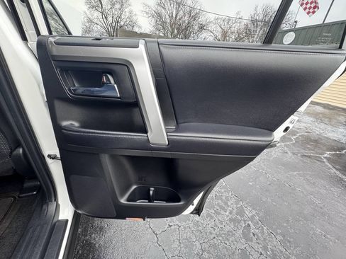 Used 2019 Toyota 4Runner SR5 image 40