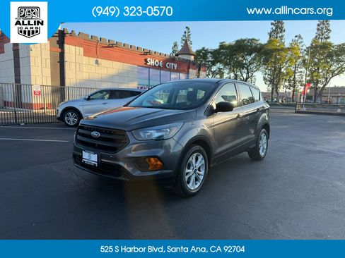 Used 2018 Ford Escape S FWD image 1