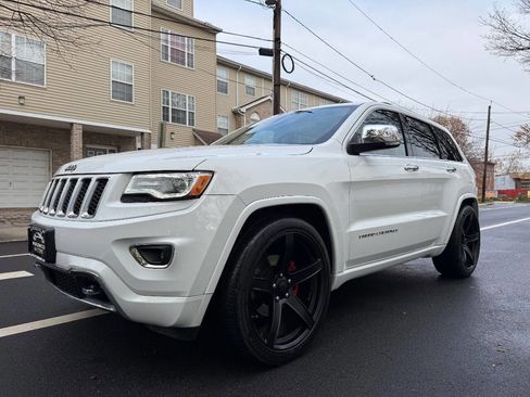 Used 2016 Jeep Grand Cherokee Overland w/ Advanced Technology Group image 2