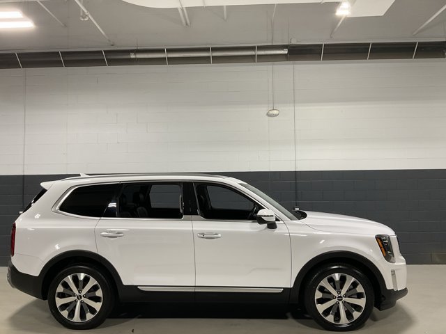 Used 2022 Kia Telluride S FWD image 4