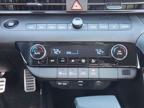 New 2025 Hyundai Elantra SEL FWD image 20