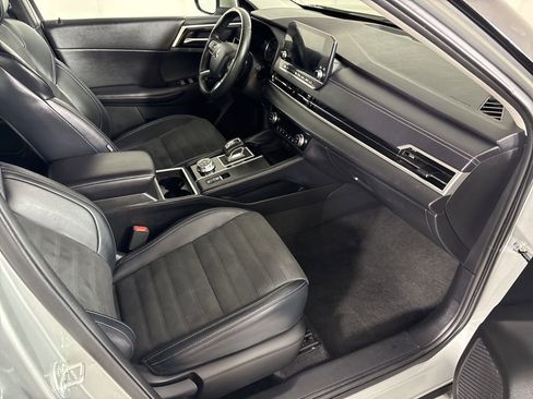 Used 2024 Mitsubishi Outlander SE FWD image 16
