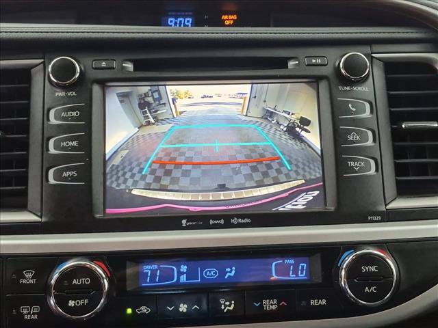 Used 2018 Toyota Highlander Plus AWD/4WD image 14