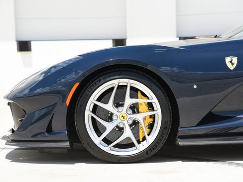 Used 2020 Ferrari 812 Superfast RWD image 20