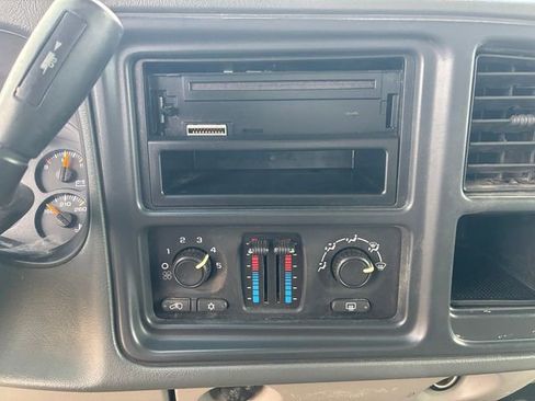 Used 2005 Chevrolet Avalanche Z71 w/ Preferred Equipment Group image 24