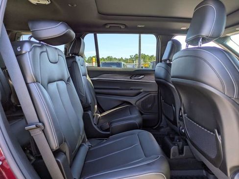New 2025 Jeep Grand Cherokee L Limited image 33