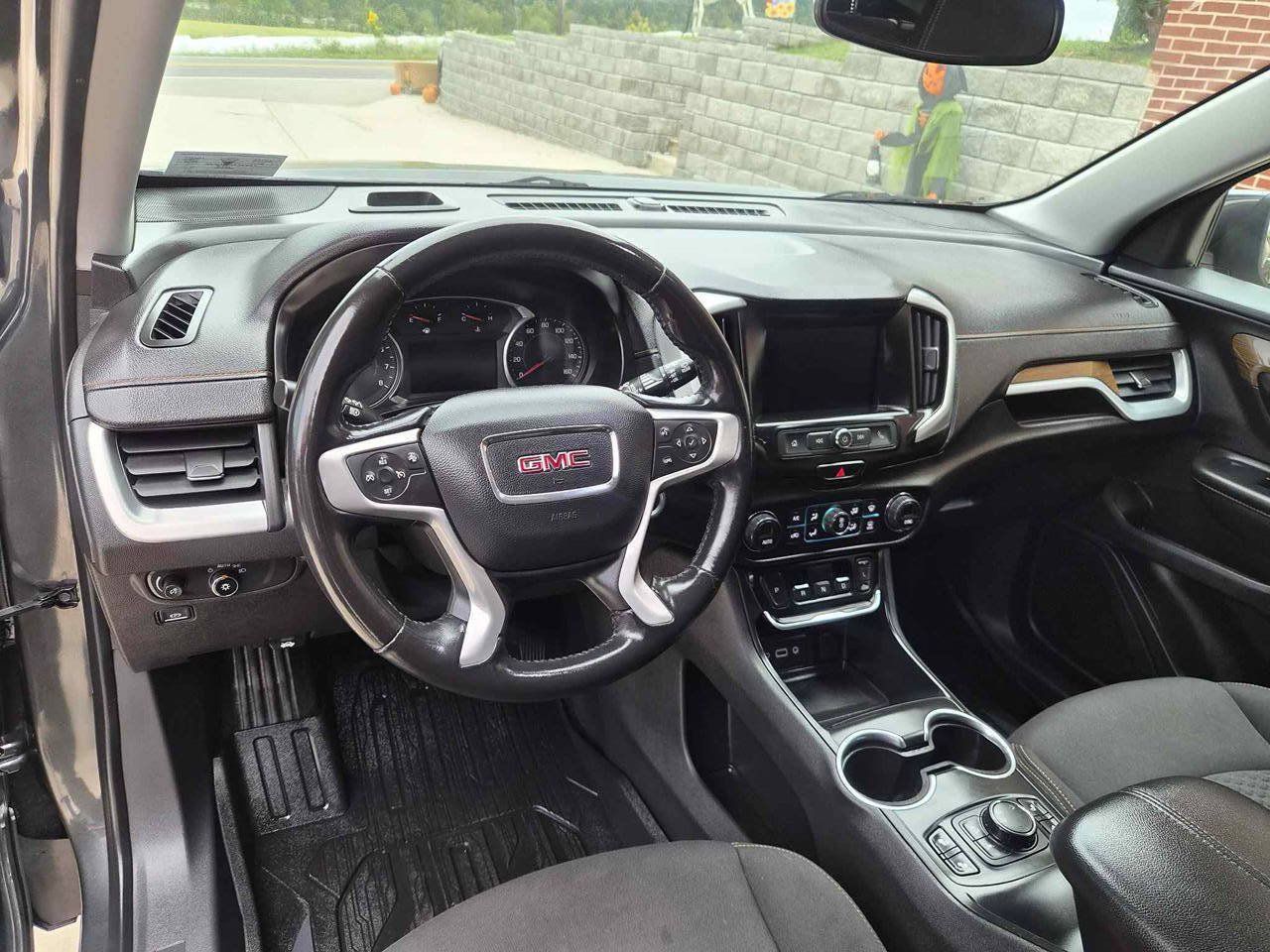 Used 2020 GMC Terrain SLE w/ Driver Convenience Package AWD/4WD image 11