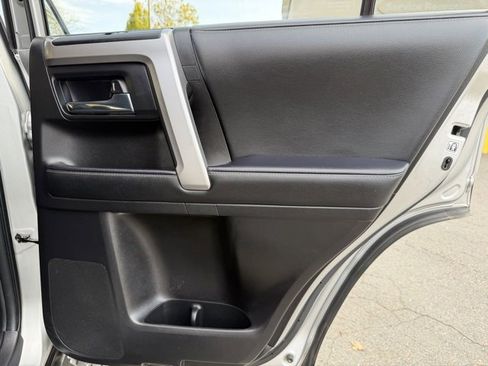 Used 2022 Toyota 4Runner SR5 Premium image 40