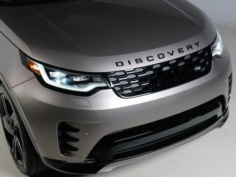 New 2026 Land Rover Discovery Dynamic SE image 27