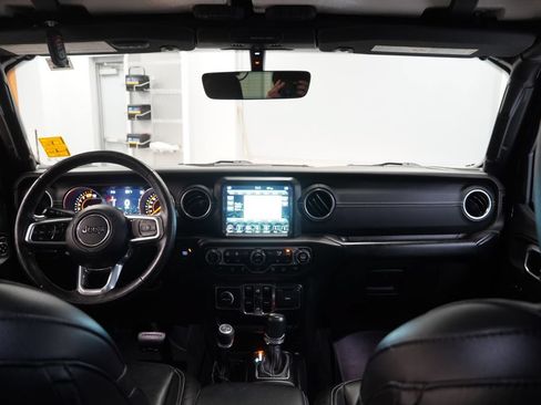 Used 2018 Jeep Wrangler Unlimited Sahara AWD/4WD image 18