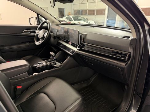 Used 2023 Kia Sportage EX image 38