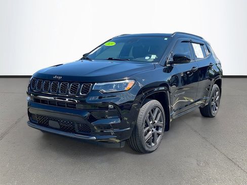 Certified 2025 Jeep Compass Limited w/ High Altitude Package AWD/4WD image 3