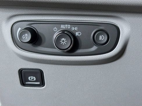 Used 2023 GMC Terrain SLT w/ LPO, Floor Liner Package FWD image 15