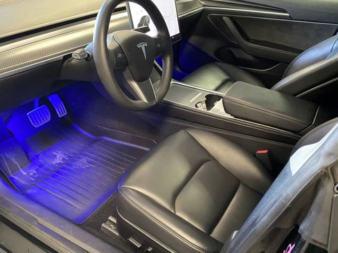 Used 2022 Tesla Model 3 Performance image 10