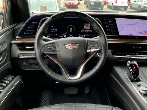 Used 2023 Cadillac Escalade Sport Platinum w/ LPO, ONYX Package AWD/4WD image 5