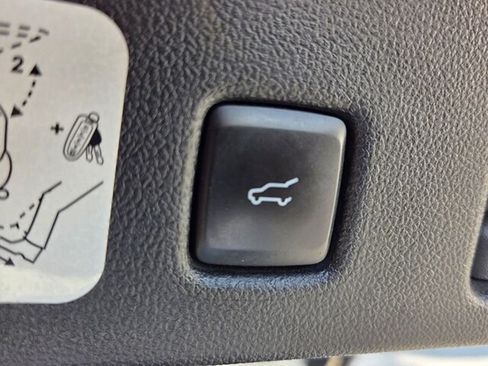 Used 2020 Ford Escape SEL FWD image 16