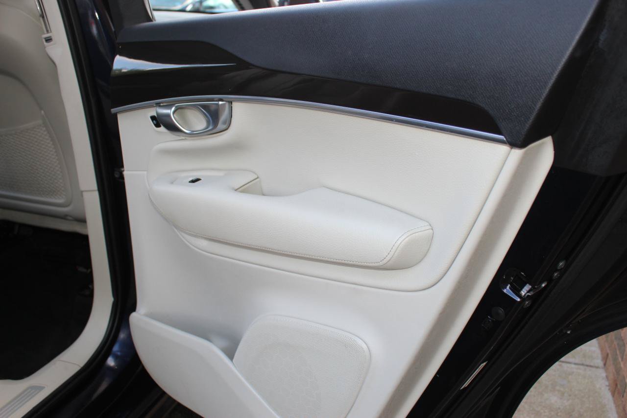 Used 2019 Volvo XC90 T5 Momentum w/ Protection Package AWD/4WD image 18