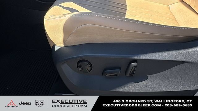 Used 2023 Volkswagen Tiguan SE AWD/4WD image 10