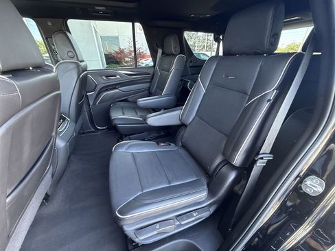 Used 2024 Cadillac Escalade Sport AWD/4WD image 25