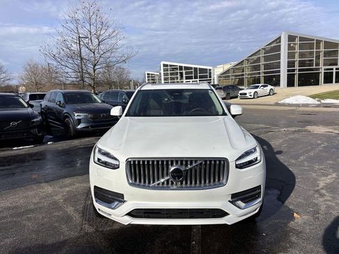 Used 2024 Volvo XC90 B6 Plus image 2