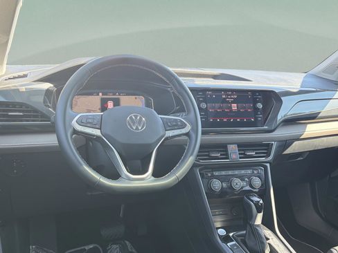 Used 2023 Volkswagen Taos SEL image 32
