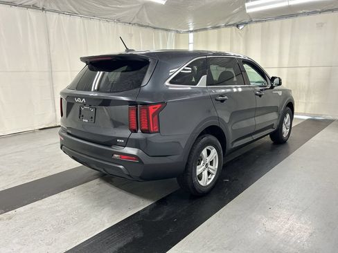Certified 2023 Kia Sorento LX AWD/4WD image 2