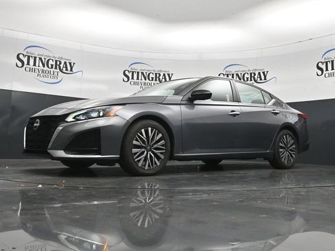 Used 2025 Nissan Altima 2.5 SV FWD image 28