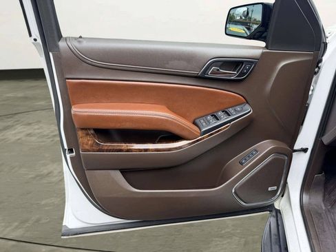 Used 2018 Chevrolet Suburban Premier AWD/4WD image 20