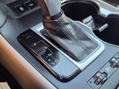 Used 2016 Toyota Highlander Limited w/ Driver Technology Package image 49