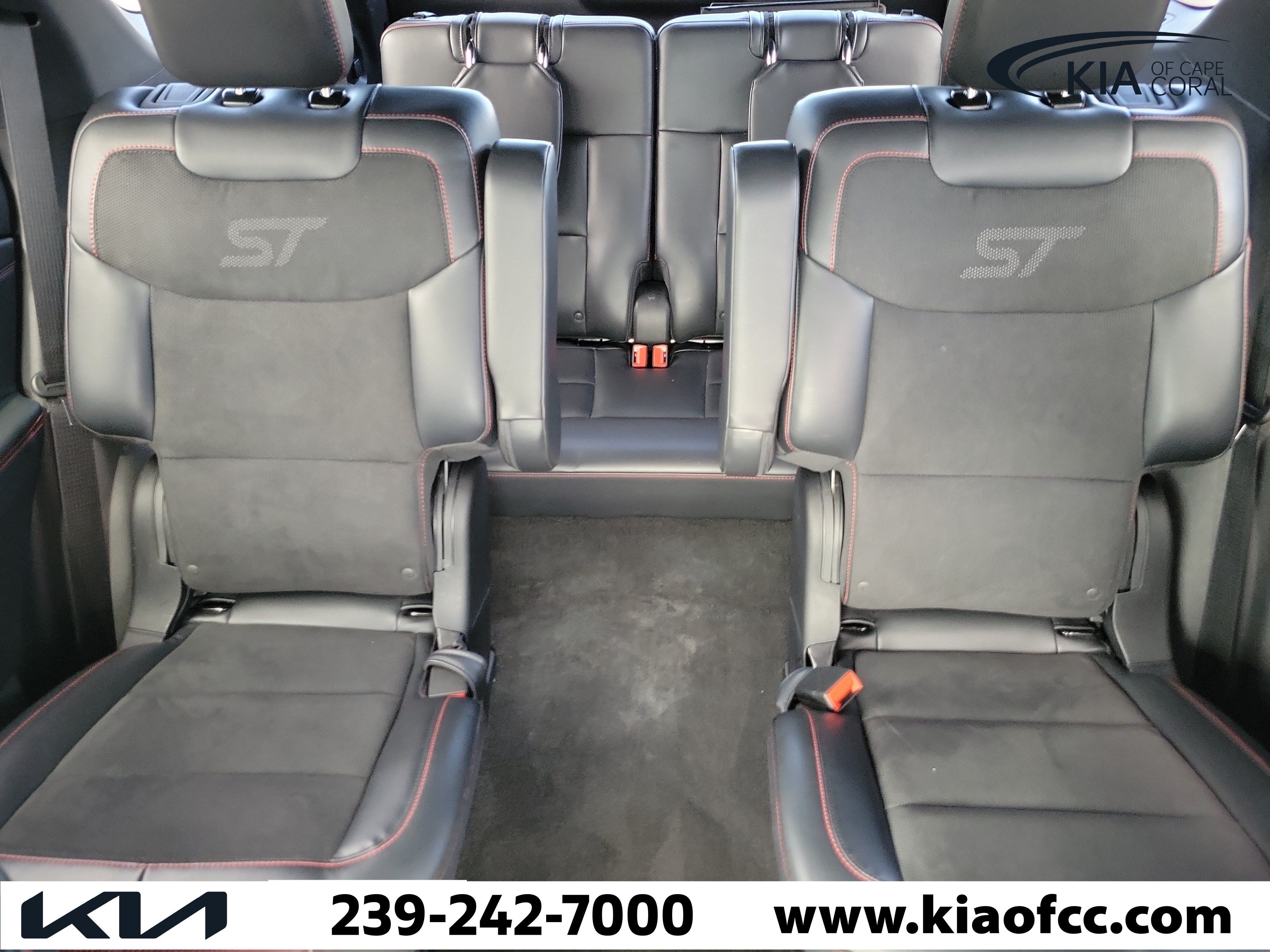 Used 2025 Ford Explorer ST w/ Sun And Sound Package RWD image 32