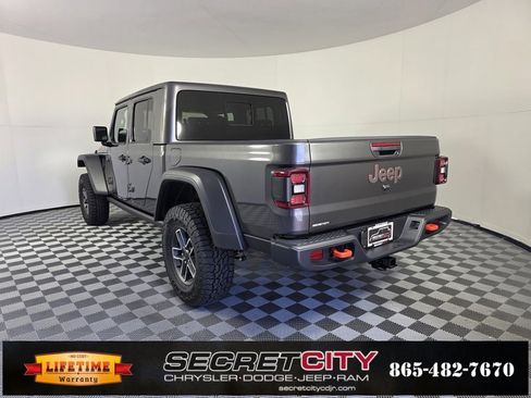 New 2025 Jeep Gladiator Mojave image 5