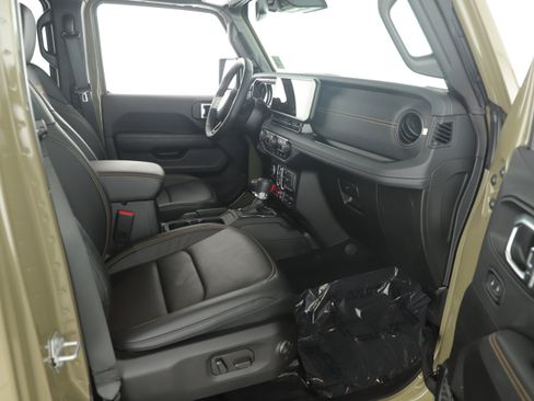 Used 2025 Jeep Wrangler Unlimited Rubicon 392 image 13