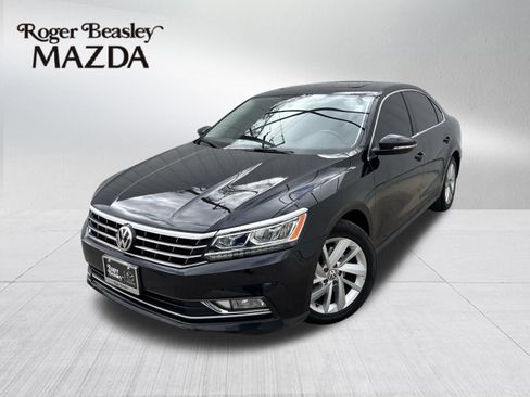 Used 2018 Volkswagen Passat 2.0T SE w/ SE Lighting Package image 1