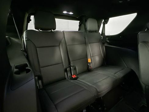 Used 2023 Chevrolet Tahoe Z71 w/ Luxury Package AWD/4WD image 28