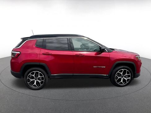 Used 2025 Jeep Compass Limited AWD/4WD image 15