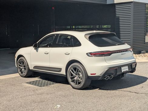 Used 2025 Porsche Macan Turbo image 3