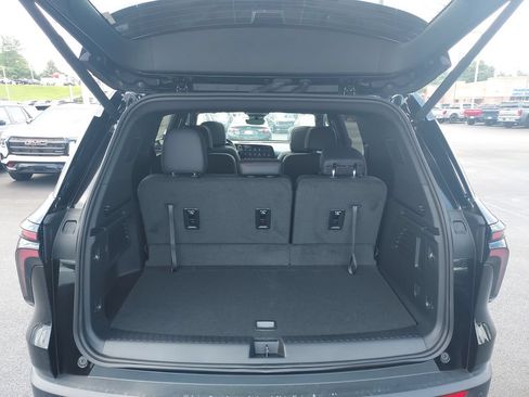 New 2026 Chevrolet Traverse Z71 w/ Enhanced Driving Package AWD/4WD image 9