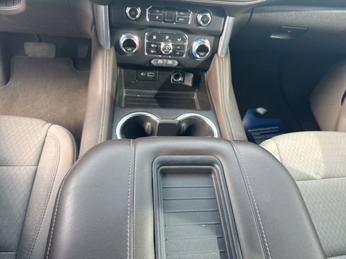 Used 2021 GMC Yukon SLE image 22