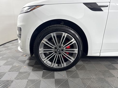 Used 2024 Land Rover Range Rover Sport Dynamic SE image 11