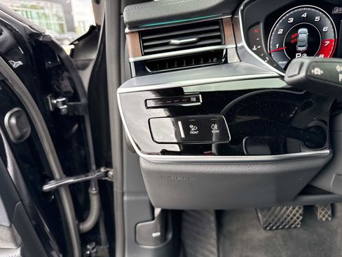 Used 2021 Audi A8 L 4.0T w/ Executive Plus Package image 31