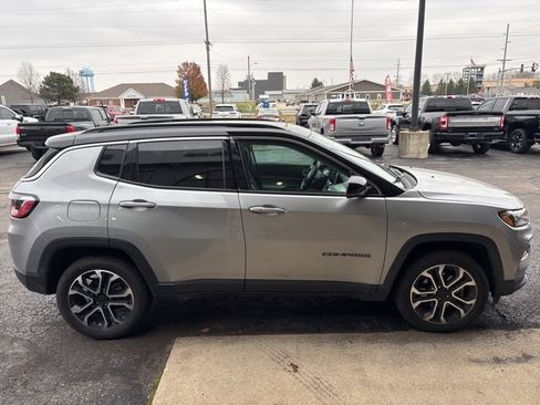 Used 2022 Jeep Compass Limited w/ Sun and Sound Group image 7