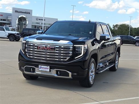 Used 2024 GMC Sierra 1500 Denali w/ Technology Package image 3