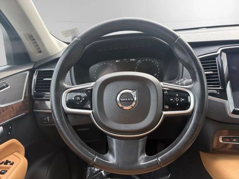 Used 2016 Volvo XC90 T6 Momentum w/ Momentum Plus Package AWD/4WD image 15