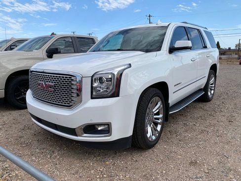 Used 2017 GMC Yukon Denali AWD/4WD image 2