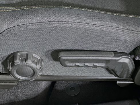 Used 2025 Jeep Wrangler Sahara w/ Safety Group image 13